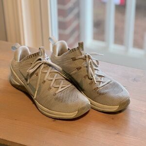 🚨LIQUIDATION 🚨 Women's Nike metcon flyknit dsx, 9.5
